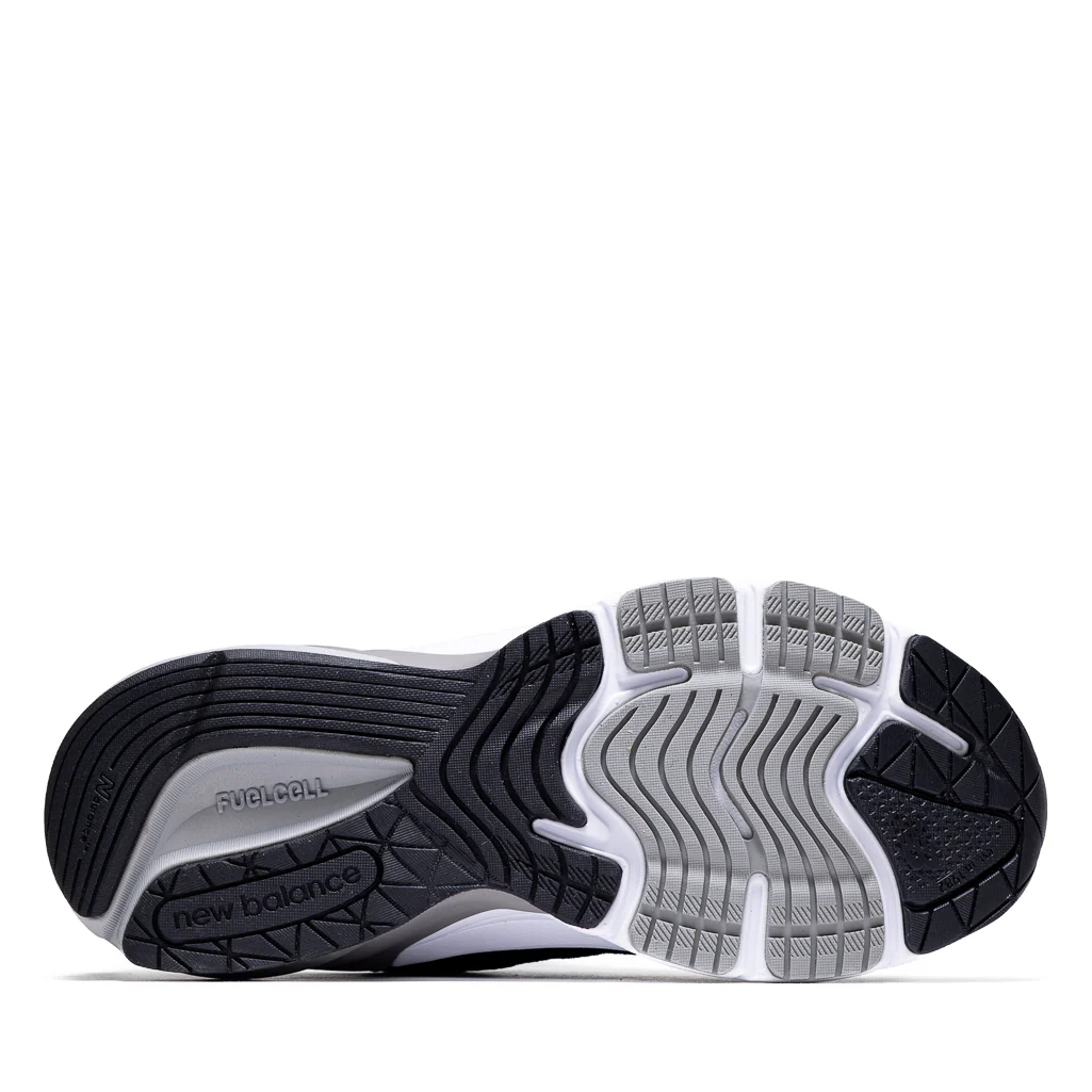 Women's New Balance Made in USA 990v6 - Black - Image 6