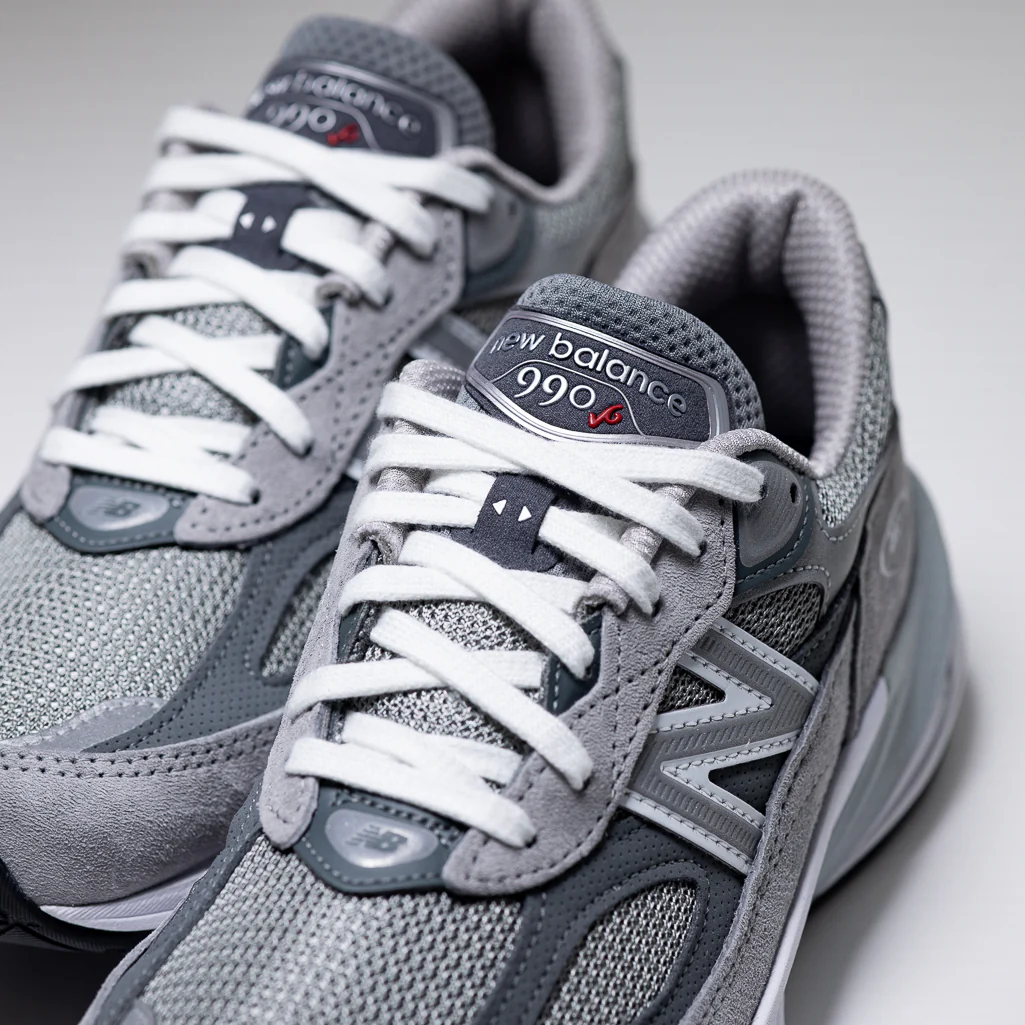 Women's New Balance Made in USA 990v6 - Grey - Image 7